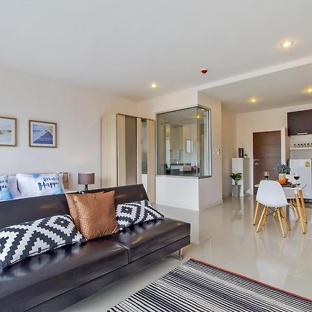 Chic Condo By Resava Karon Exterior photo